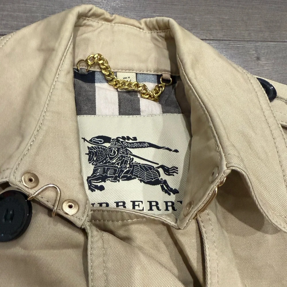 Burberry Clasic Tan Trench Coat - Picture 3 of 4